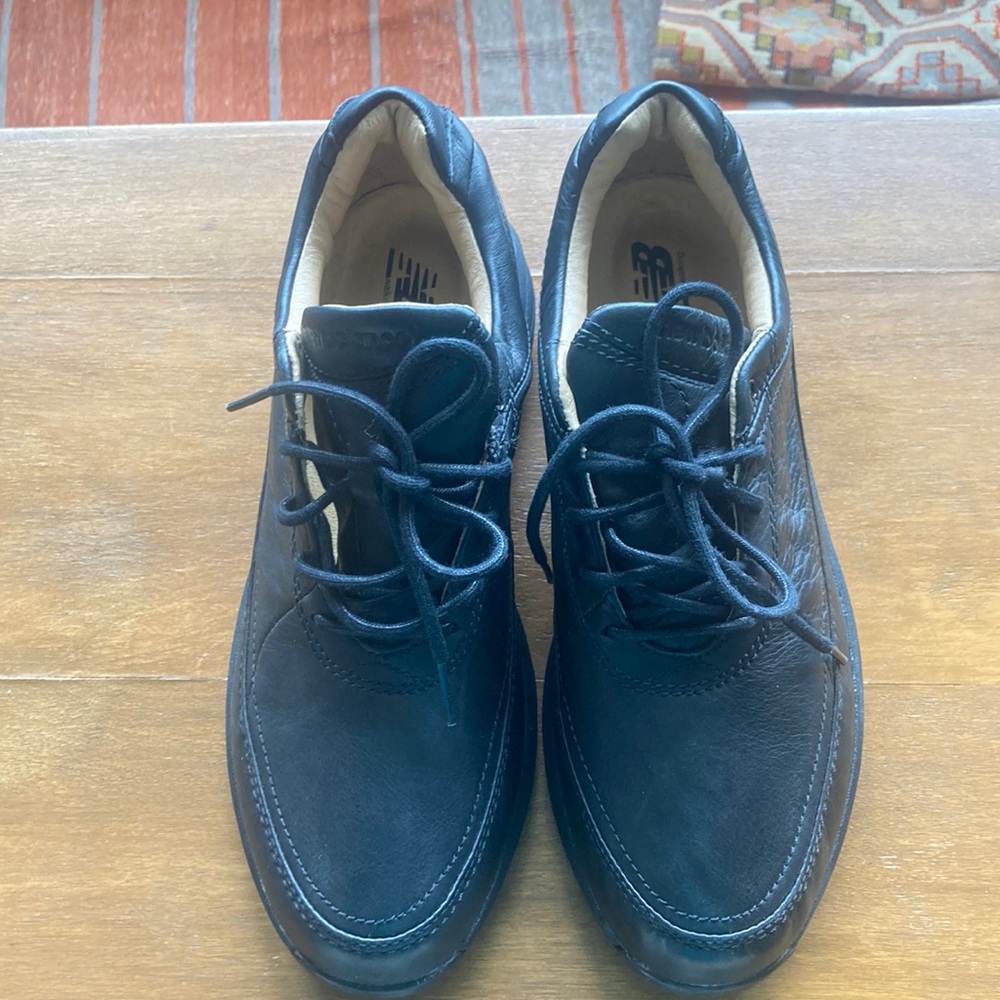 new balance black walking shoes